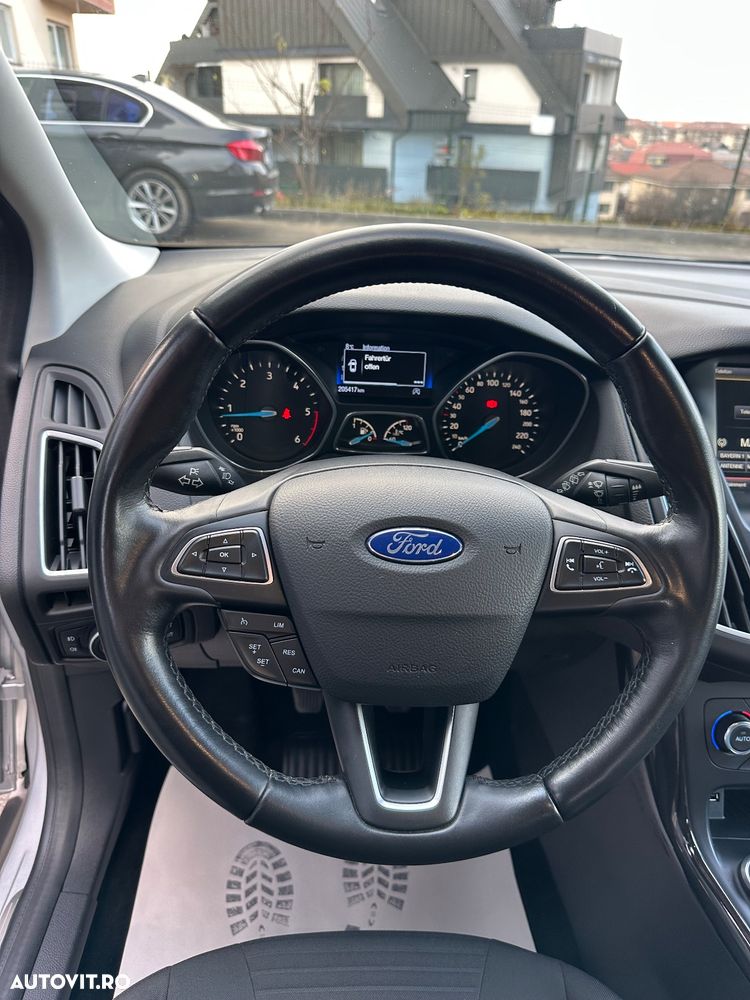 Ford Focus Turnier 1.5 TDCi DPF Start-Stopp-System Titanium - 23