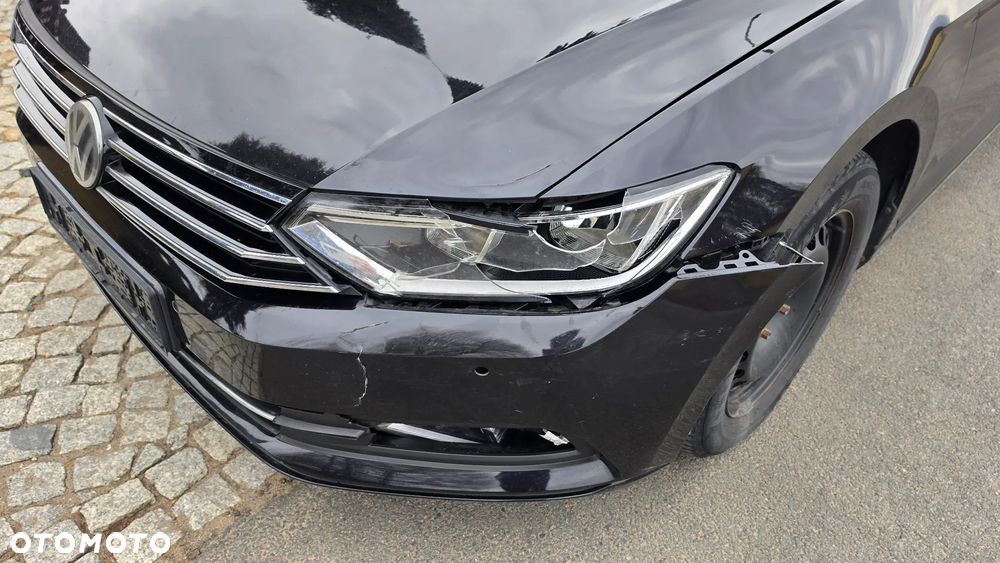 Volkswagen Passat - 4