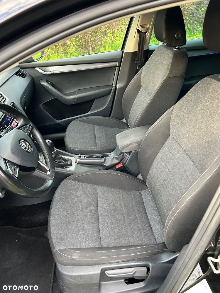 Skoda Octavia Combi 2.0 TDI DSG Soleil - 15