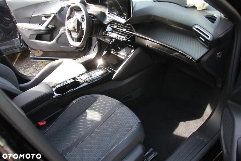 Peugeot 2008 Hybrid 145 e-DSC Allure - 6