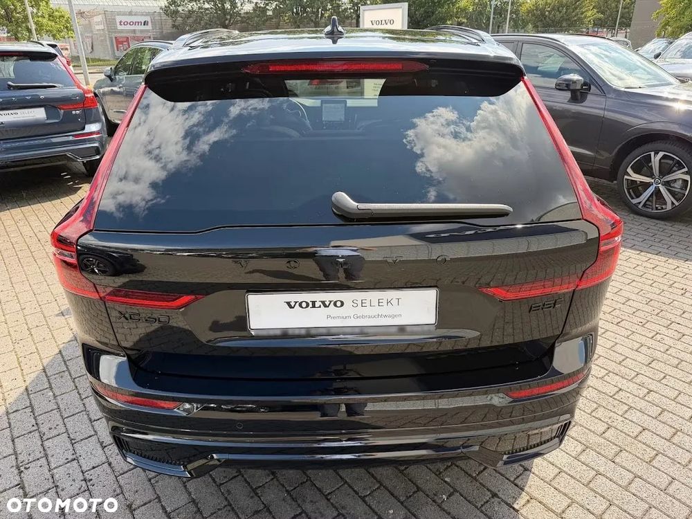 Volvo XC 60 B5 B AWD Plus Black Edition - 5