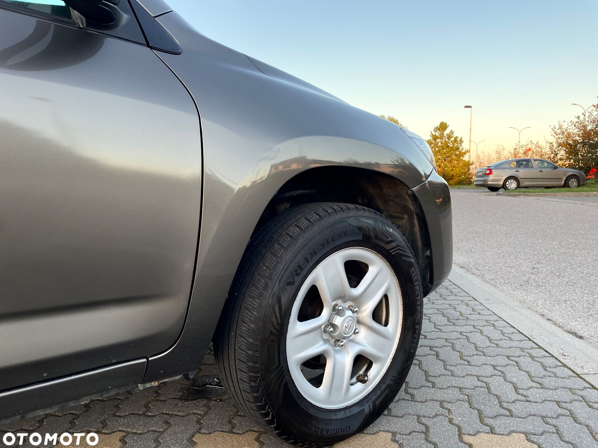 Toyota RAV4 - 11