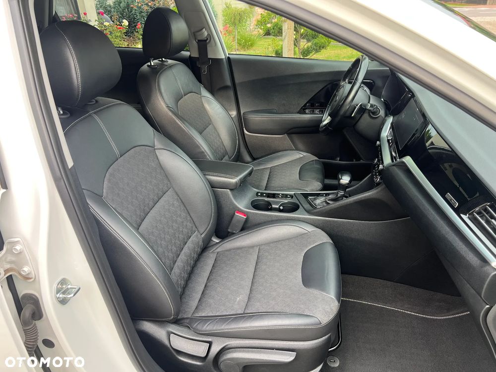 Kia Niro 1.6 GDI Hybrid L Business Line - 13