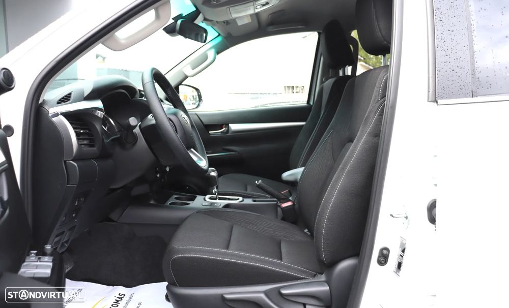 Toyota Hilux 2.4 D-4D 4WD CD CH Aut. - 11