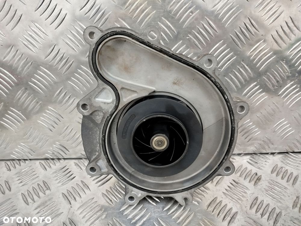 POMPA WODY SCANIA SUPER 420 460 500 - 1