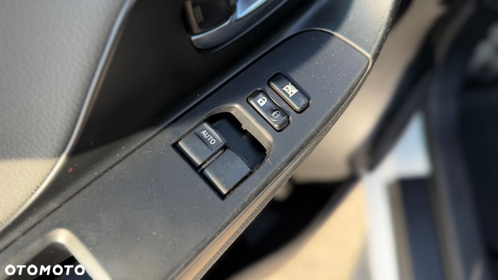 Toyota Yaris Hybrid 100 Premium - 27