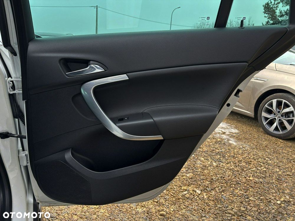 Opel Insignia CT 2.0 CDTI 4x4 S&S - 24