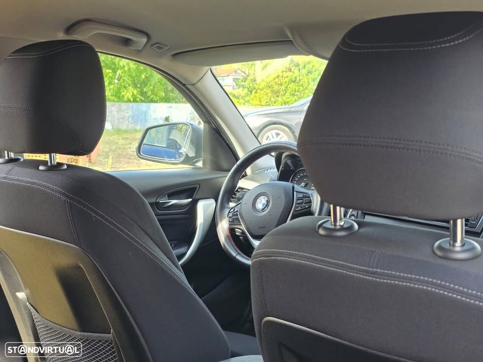 BMW 116 d EDynamics Line Sport — fotografia 2