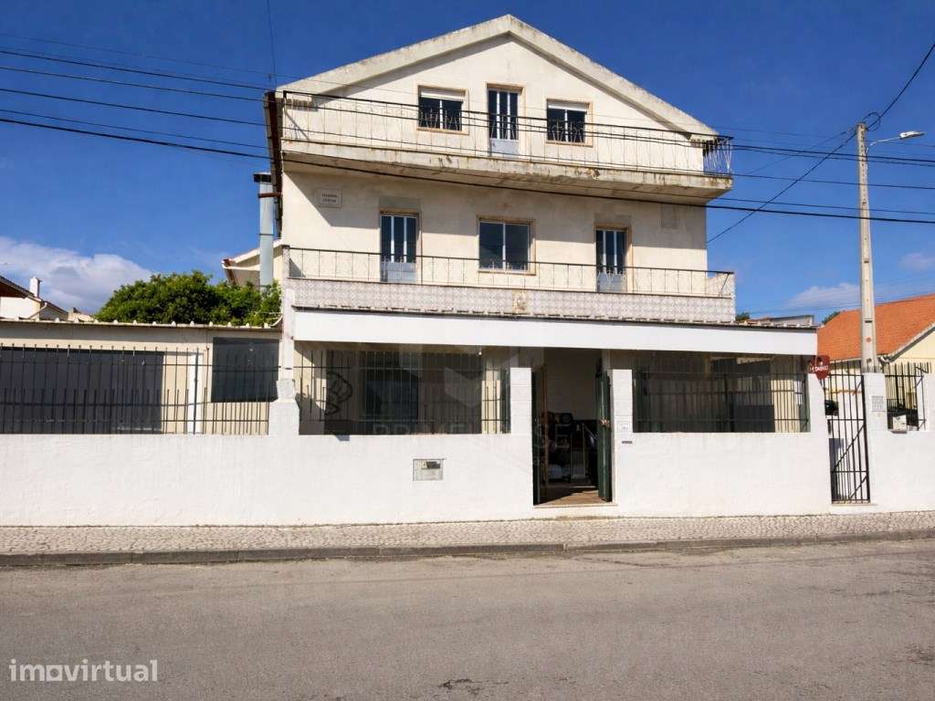 Andar de moradia Duplex T5 +1 com garagem e logradouro - Grande imagem: 2/24