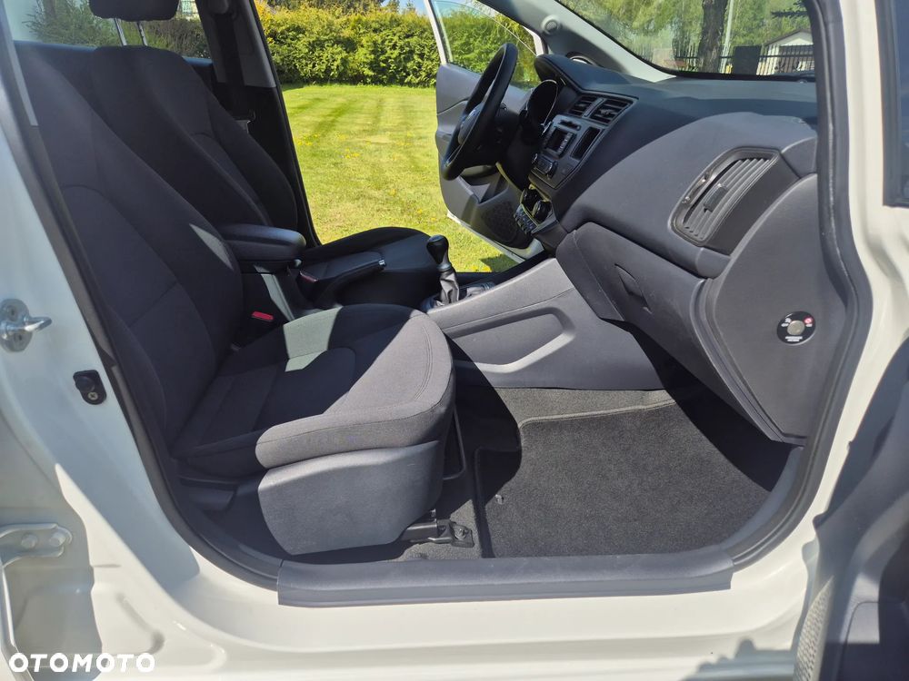 Kia Rio 1.2 Dream Team Edition - 30