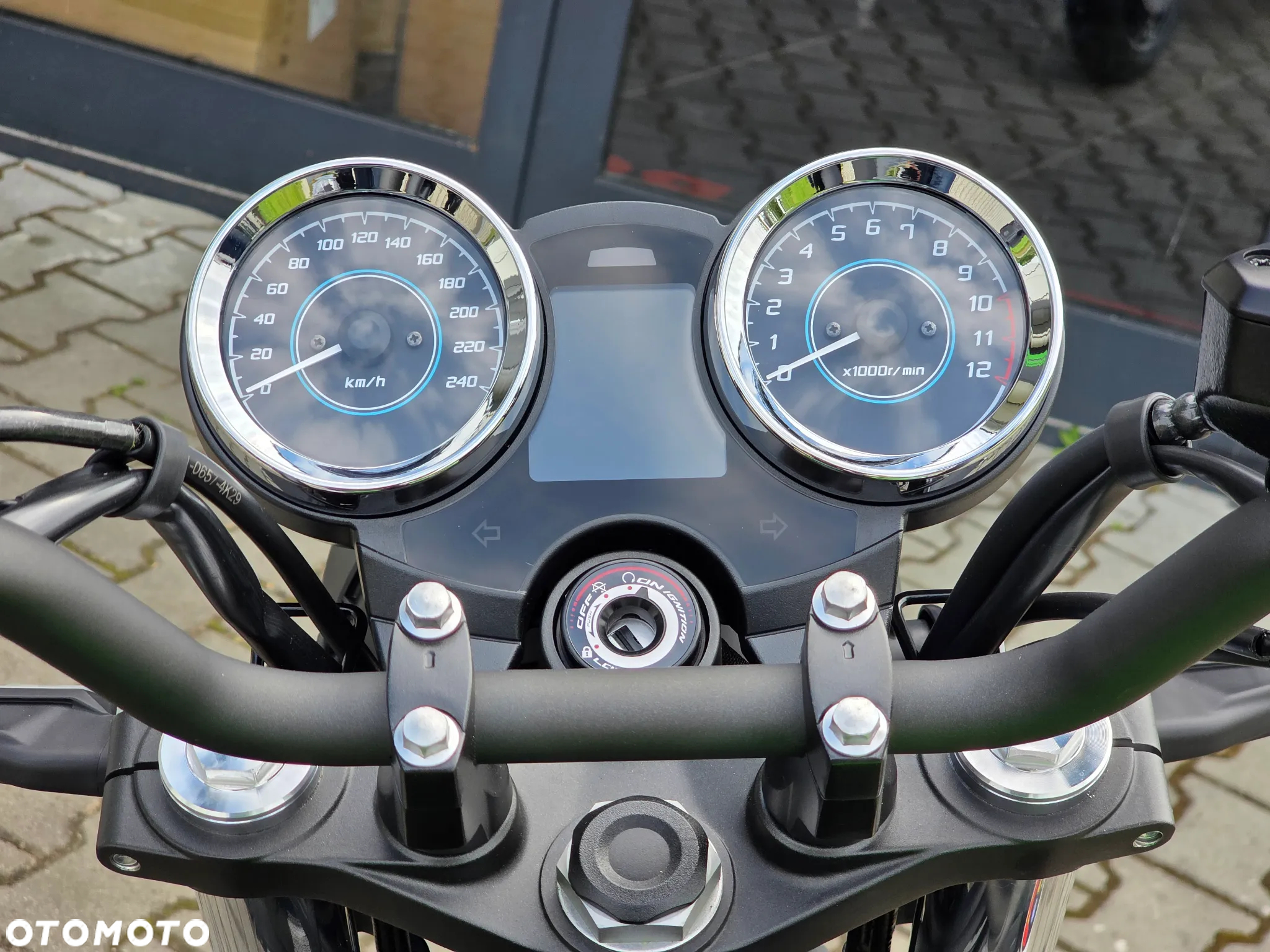 Kawasaki Z 650 RS - 16