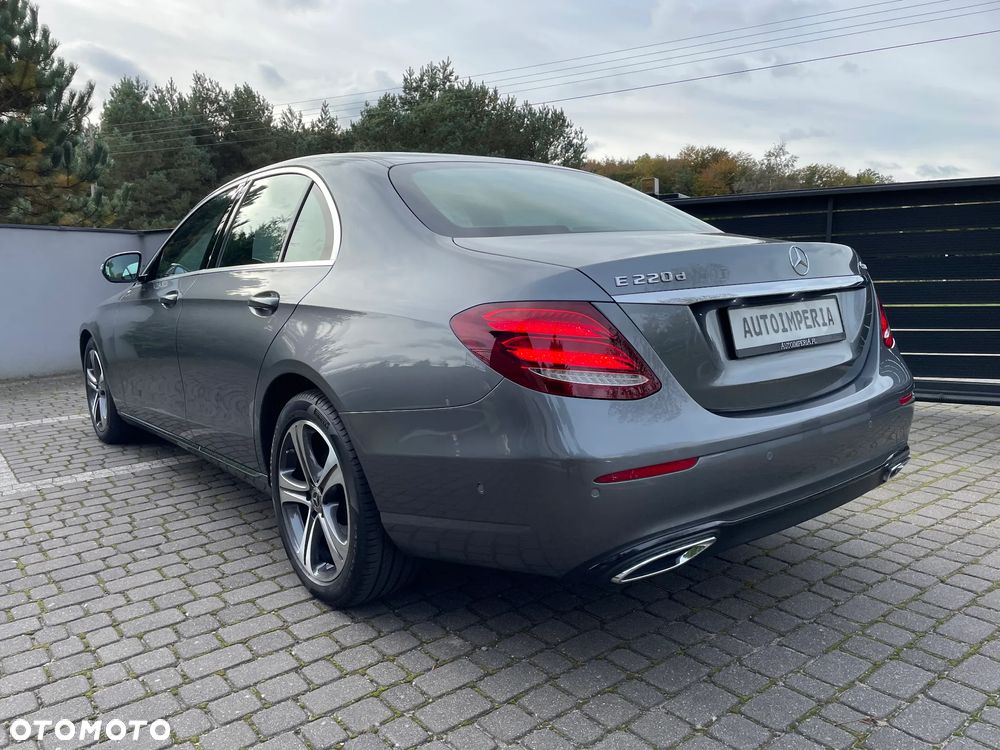Mercedes-Benz Klasa E 220 d 4-Matic 9G-TRONIC - 12