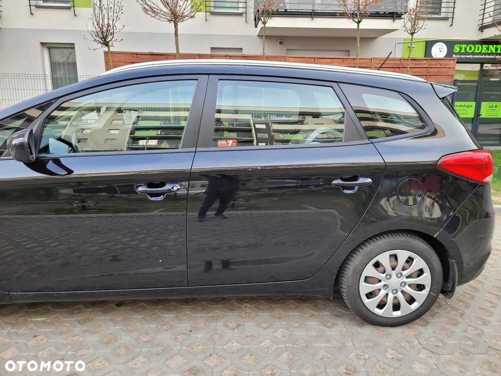 Kia Carens 1.7 CRDi M 7os - 5