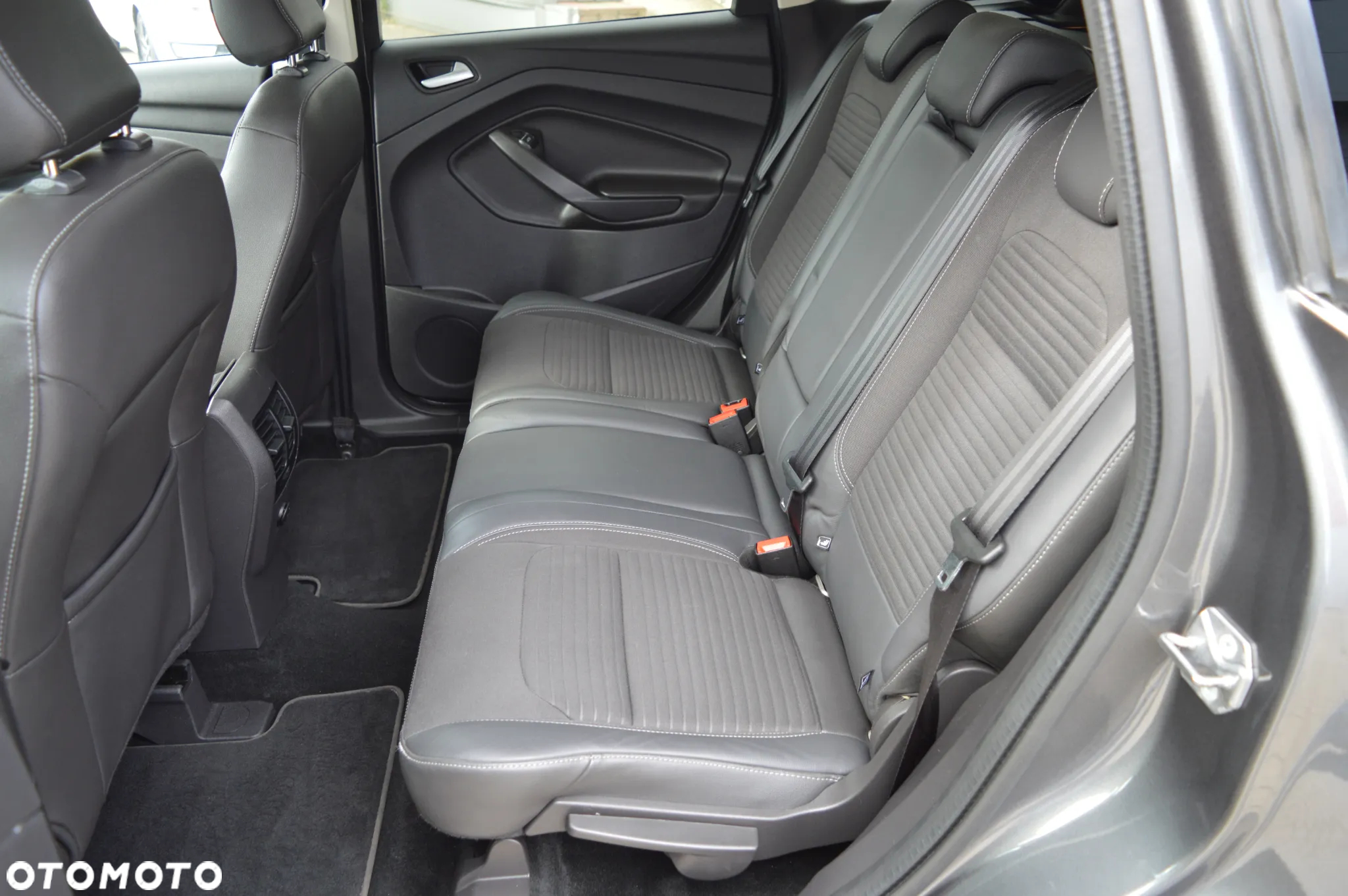 Ford Kuga 1.5 EcoBoost 2x4 Titanium - 15
