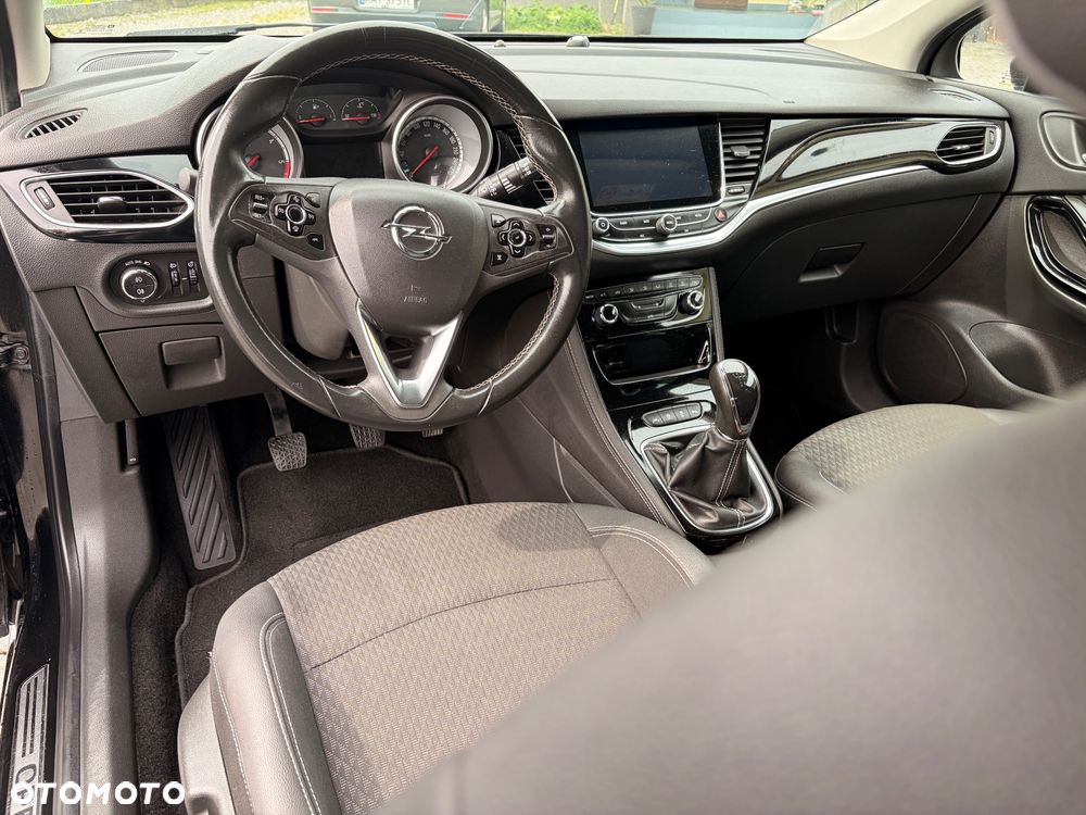 Opel Astra 1.6 D (CDTI) Start/Stop Dynamic - 16