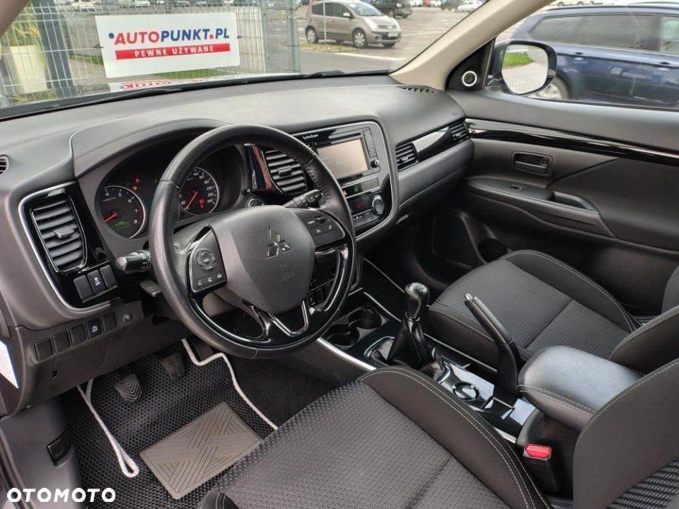 Mitsubishi Outlander - 9