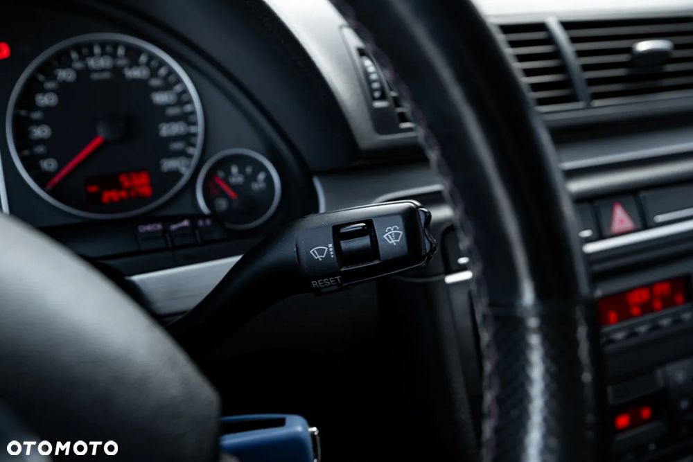 Audi A4 Limousine - 30
