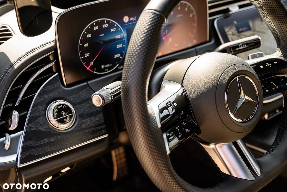 Mercedes-Benz Klasa E 200 mHEV 4-Matic AMG 9G-Tronic - 22