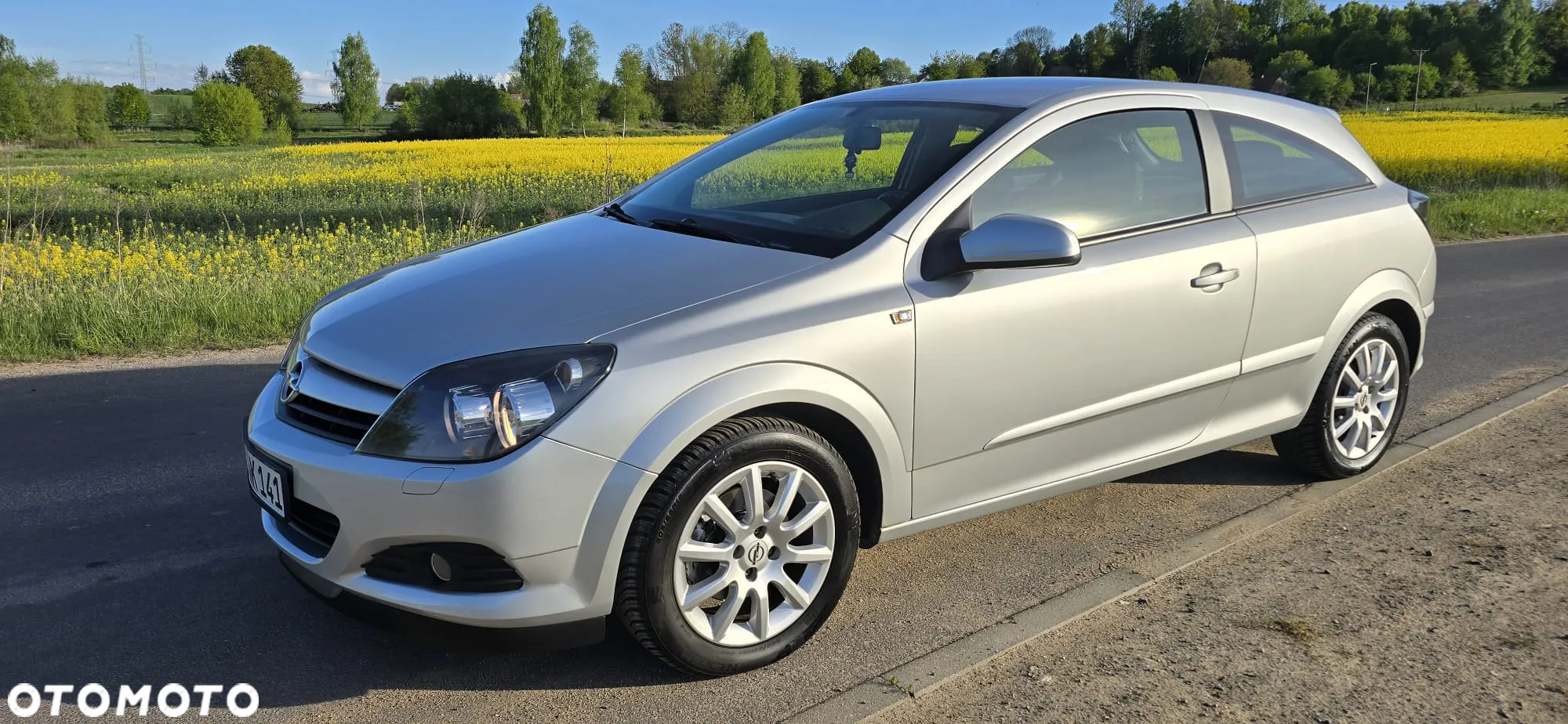 Opel Astra III GTC 1.6 Cosmo - 17