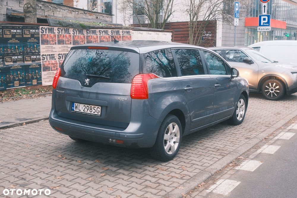 Peugeot 5008 - 5