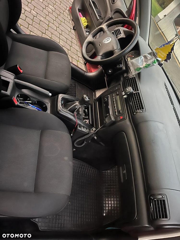 Volkswagen Passat 1.9 TDI Comfortline - 10