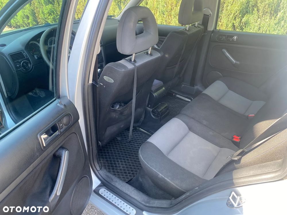 Volkswagen Bora Variant 1.9 TDI - 9