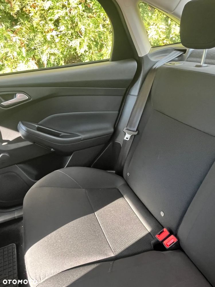 Ford Focus 1.6 Trend - 12