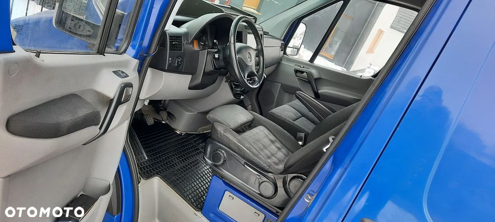 Mercedes-Benz Sprinter - 20
