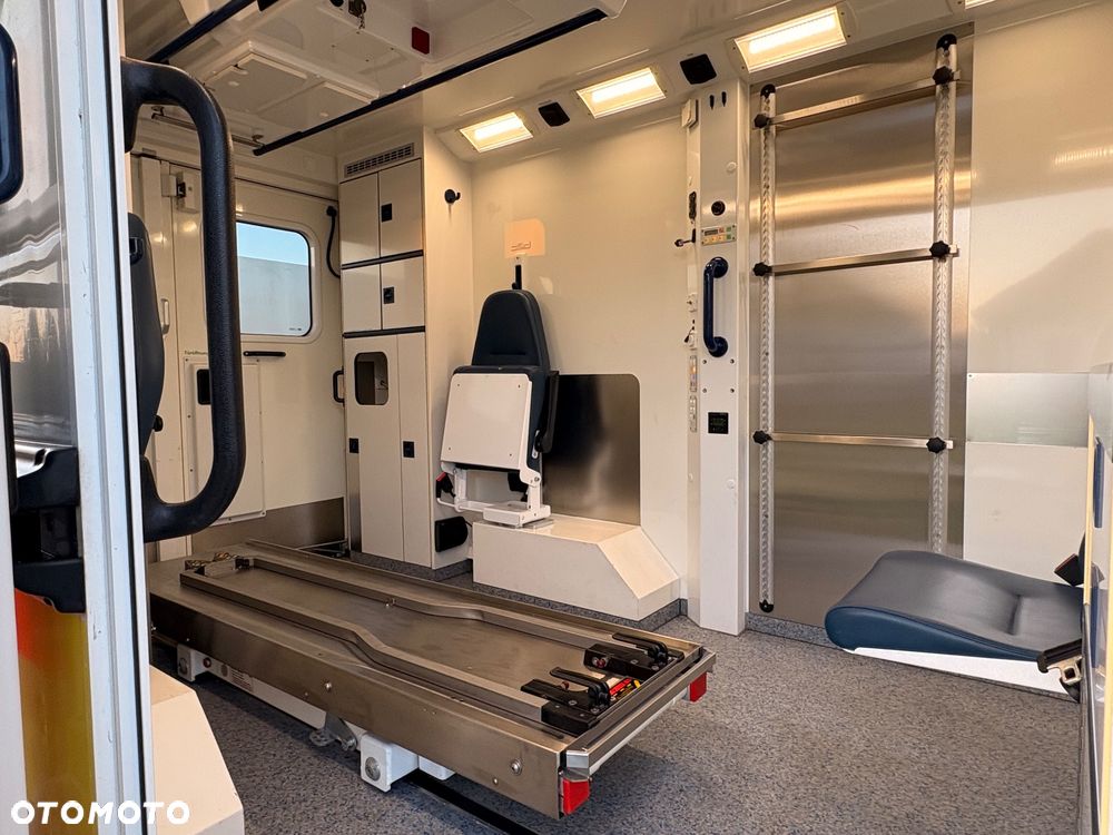 Mercedes-Benz SPRINTER 519CDI 3.0 V6 AUTOMAT 7G AMBULANS/KARETKA - 23