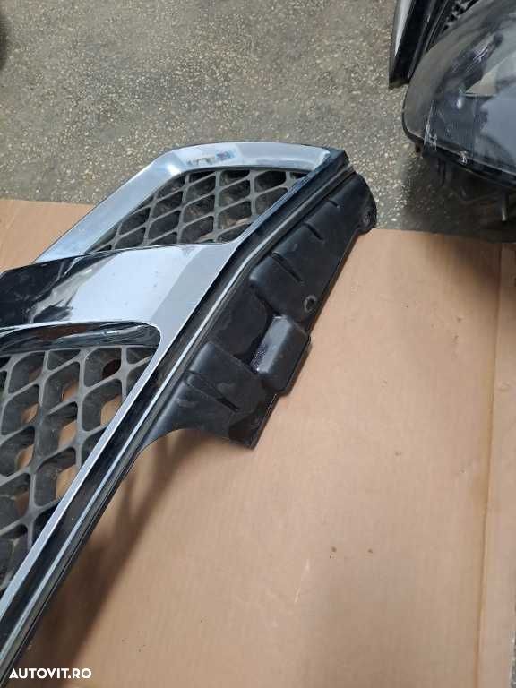 Grila radiator Nissan Navara D40 cod 2310EB400 - 2