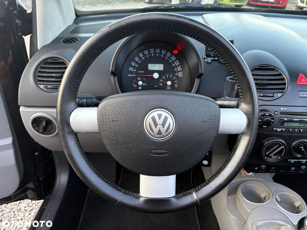 Volkswagen New Beetle - 33