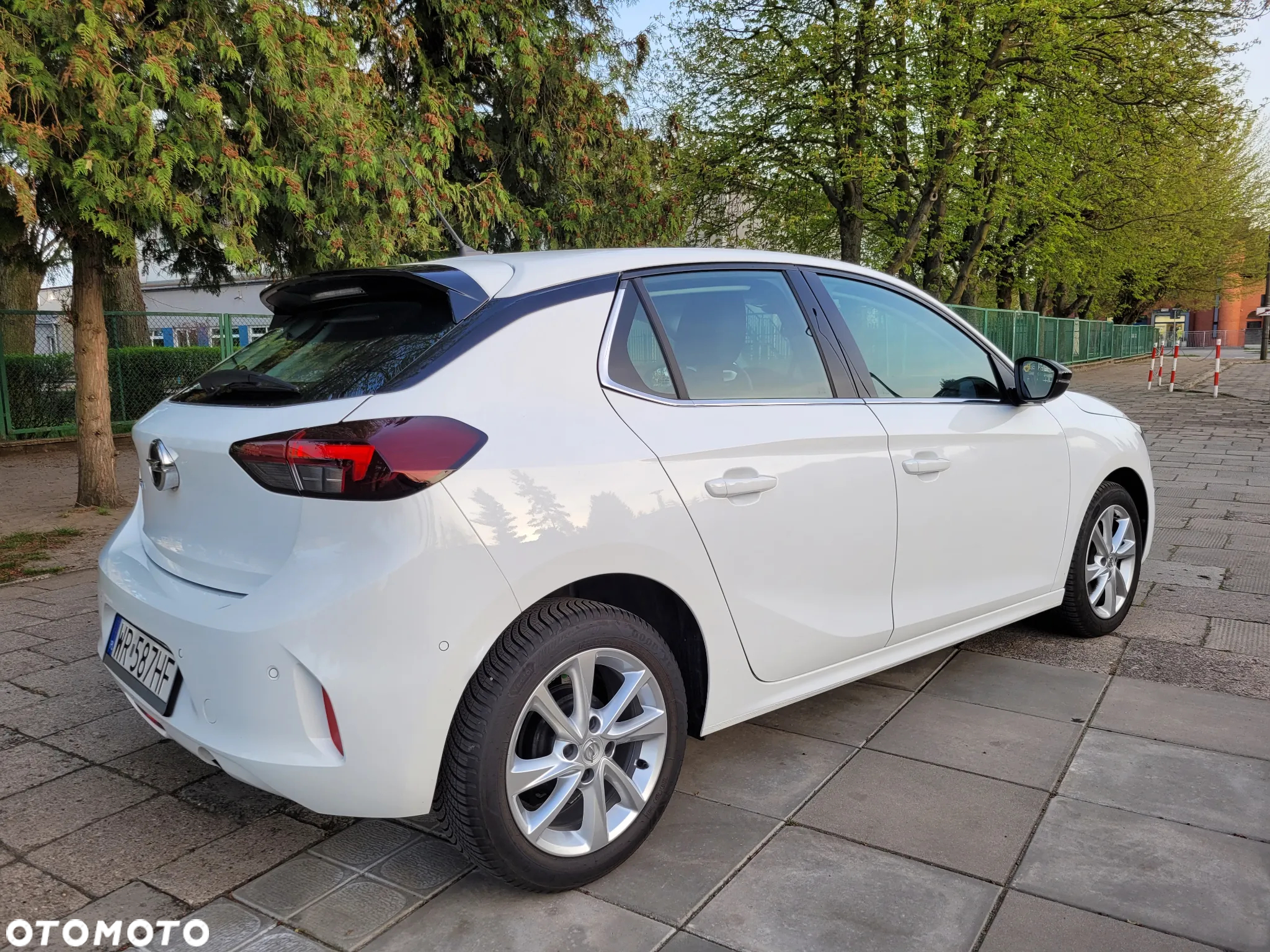 Opel Corsa 1.2 Elegance S&S - 11