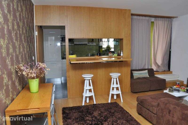 Apartamento T0 com áreas generosas - Grande imagem: 2/6