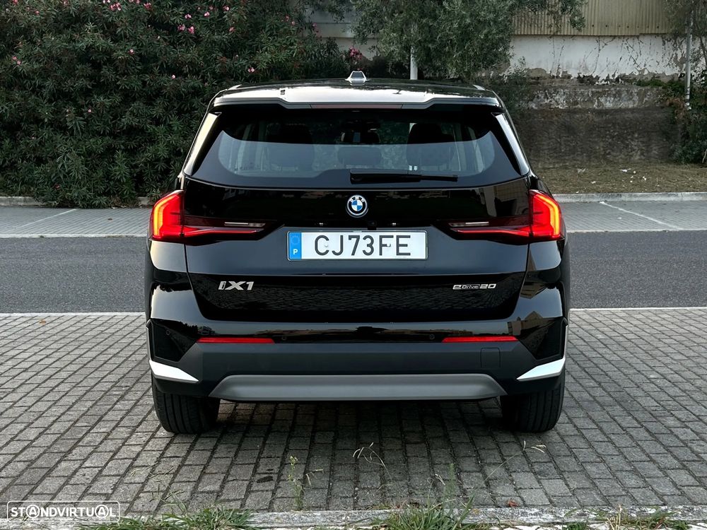 BMW iX1 eDrive20 — fotografia 8