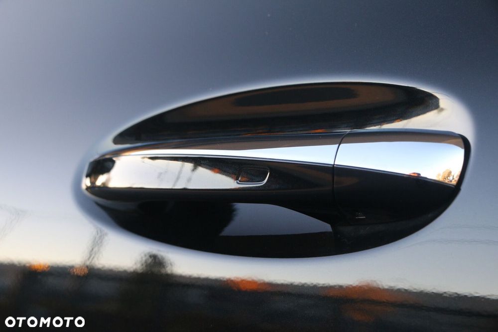 Mercedes-Benz GLA - 13
