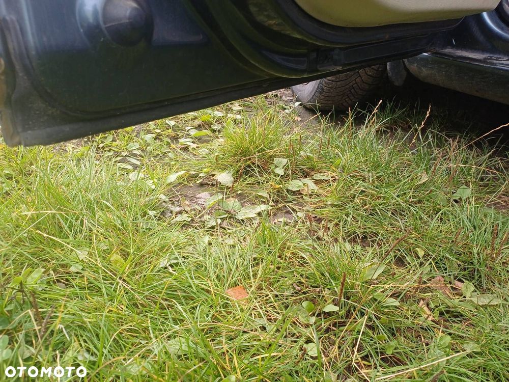 DRZWI KOMPLETNE LEWY PRZÓD SKODA OCTAVIA II 9901 - 5