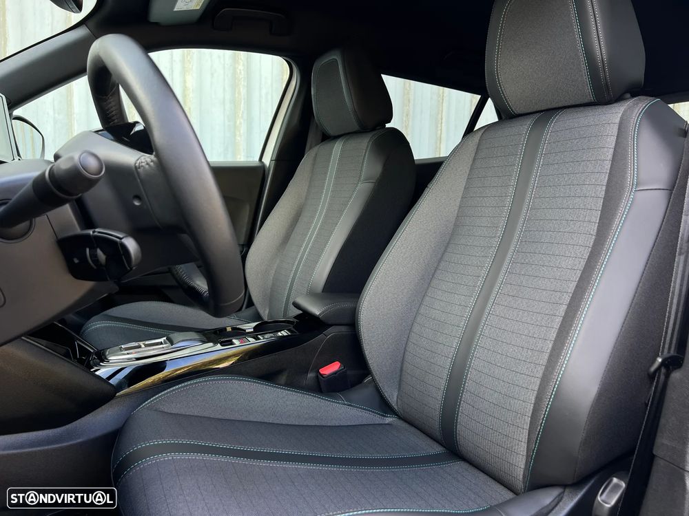 Peugeot e-2008 50 kWh Allure - 32