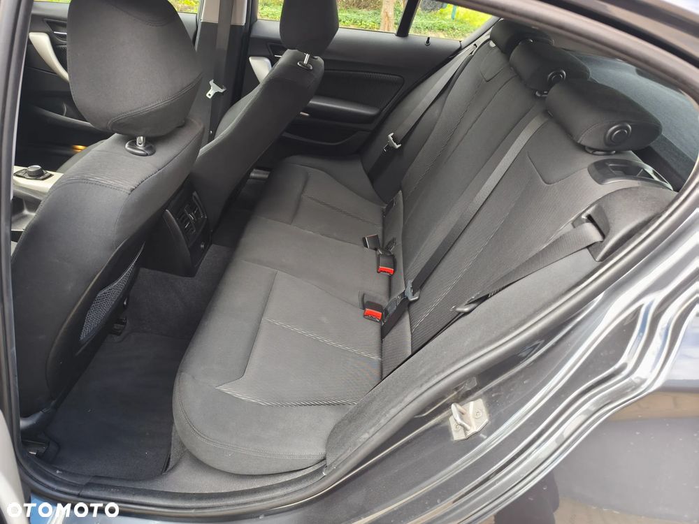 BMW Seria 1 - 13