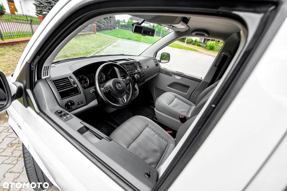 Volkswagen Caravelle - 21
