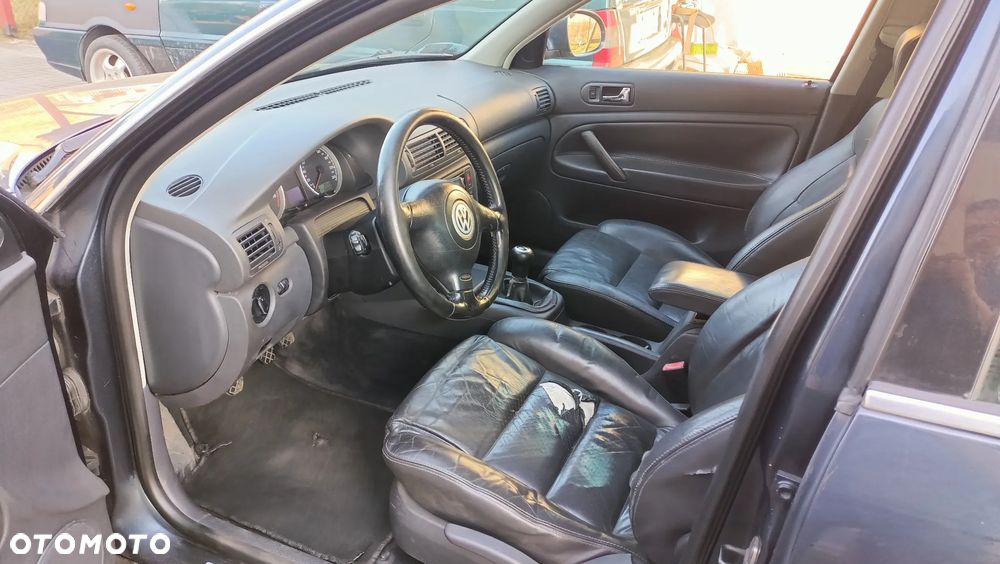 Volkswagen Passat 2.5 TDI 4Mot Highline - 19