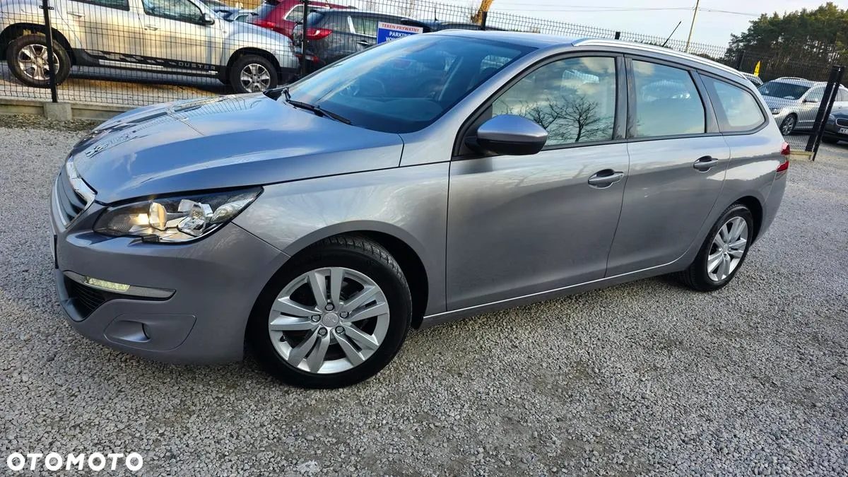 Peugeot 308 - 8