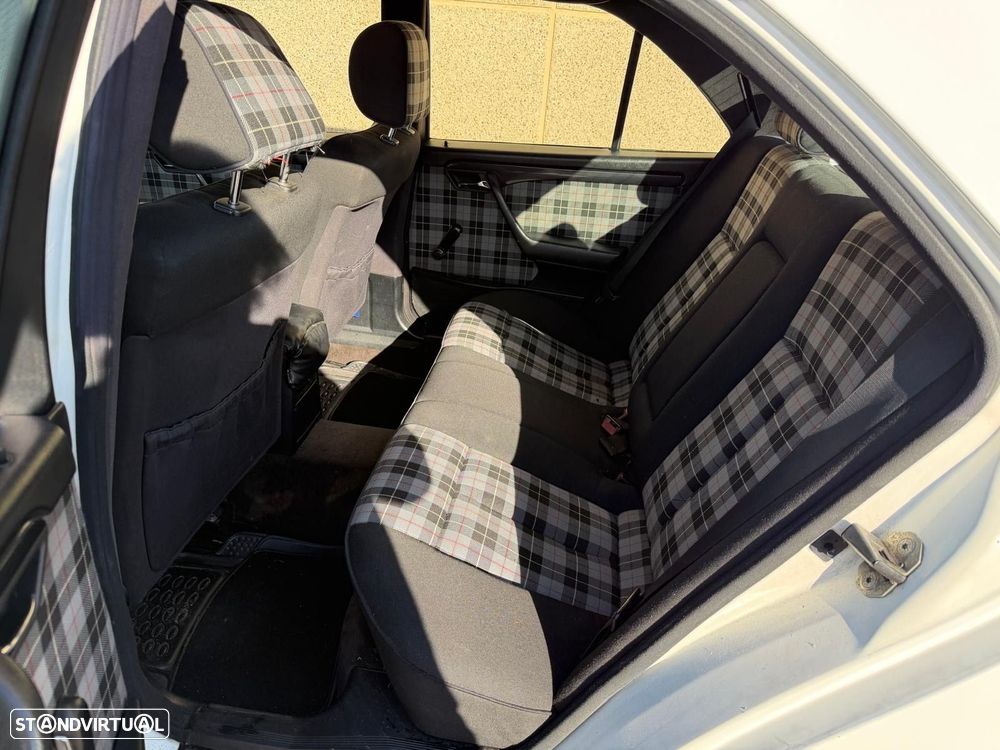 Mercedes-Benz C 200 D Elegance - 10