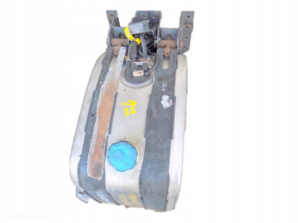 RENAULT PREMIUM DXI 07r ZBIORNIK AD BLUE 68x57x36 - 1