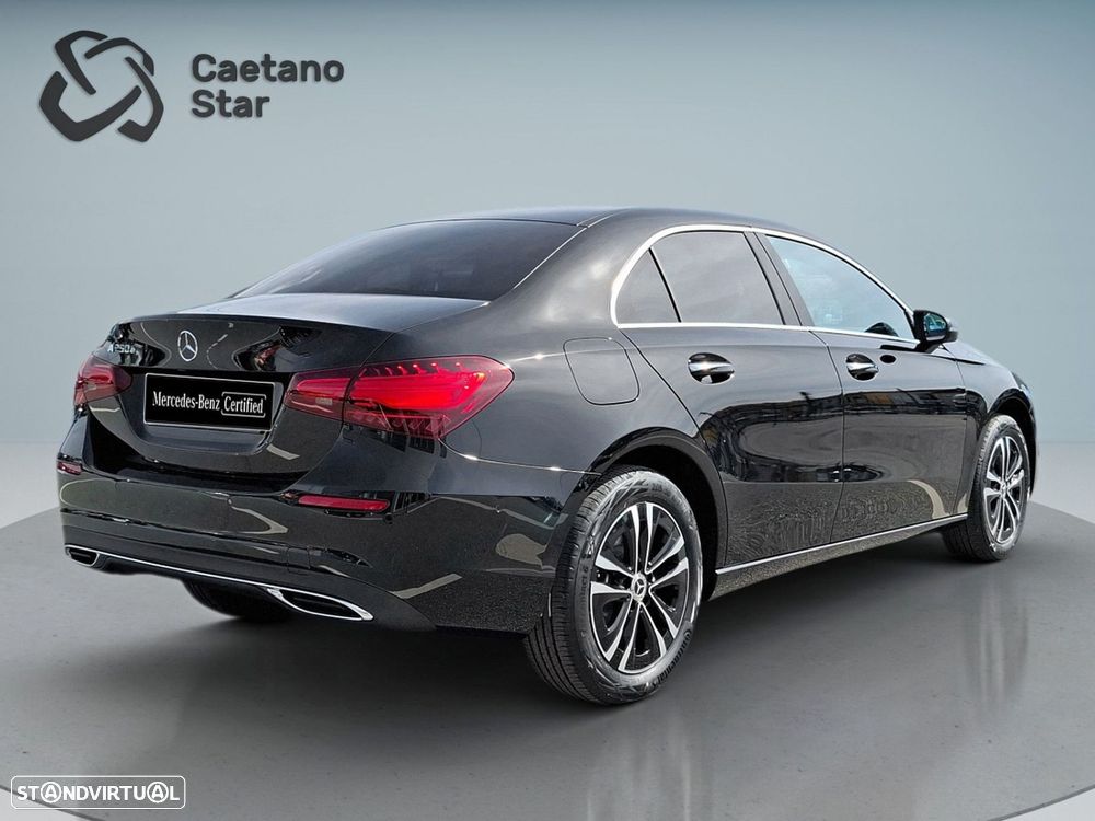 Mercedes-Benz a-250-limousine - 8