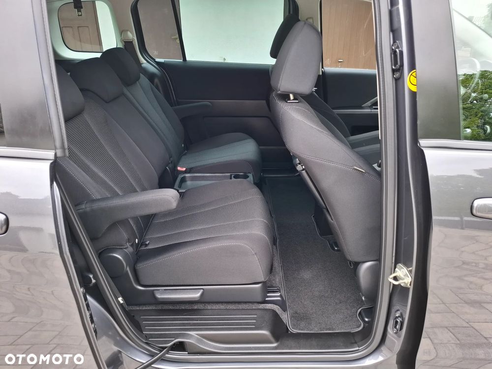 Mazda 5 - 16
