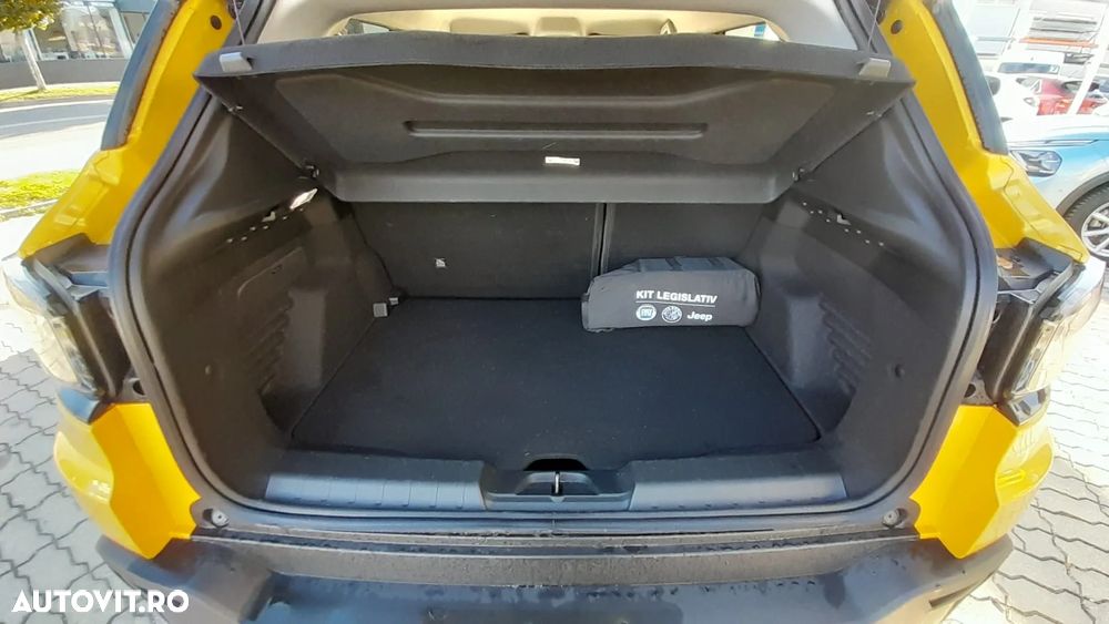 Jeep Avenger 1.2 AT6 Turbo MHEV Summit - 17