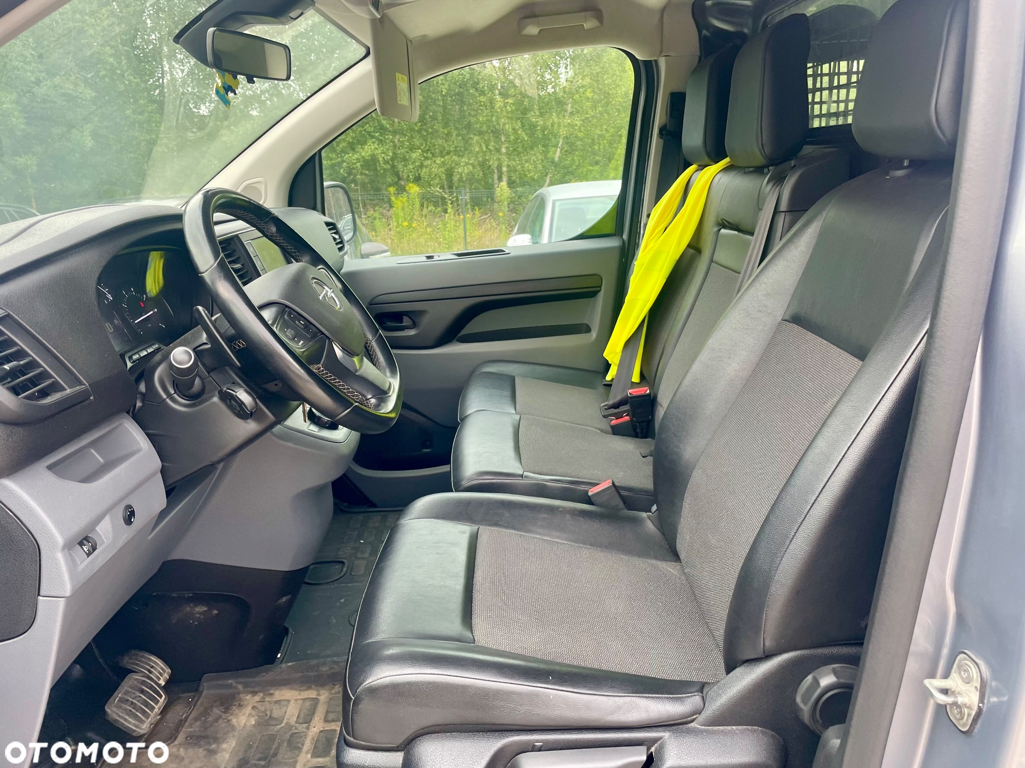 Opel Vivaro - 8