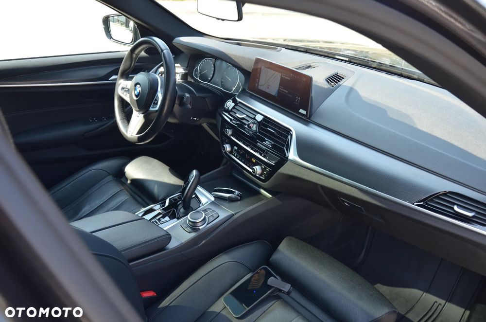 BMW Seria 5 520d Sport - 33