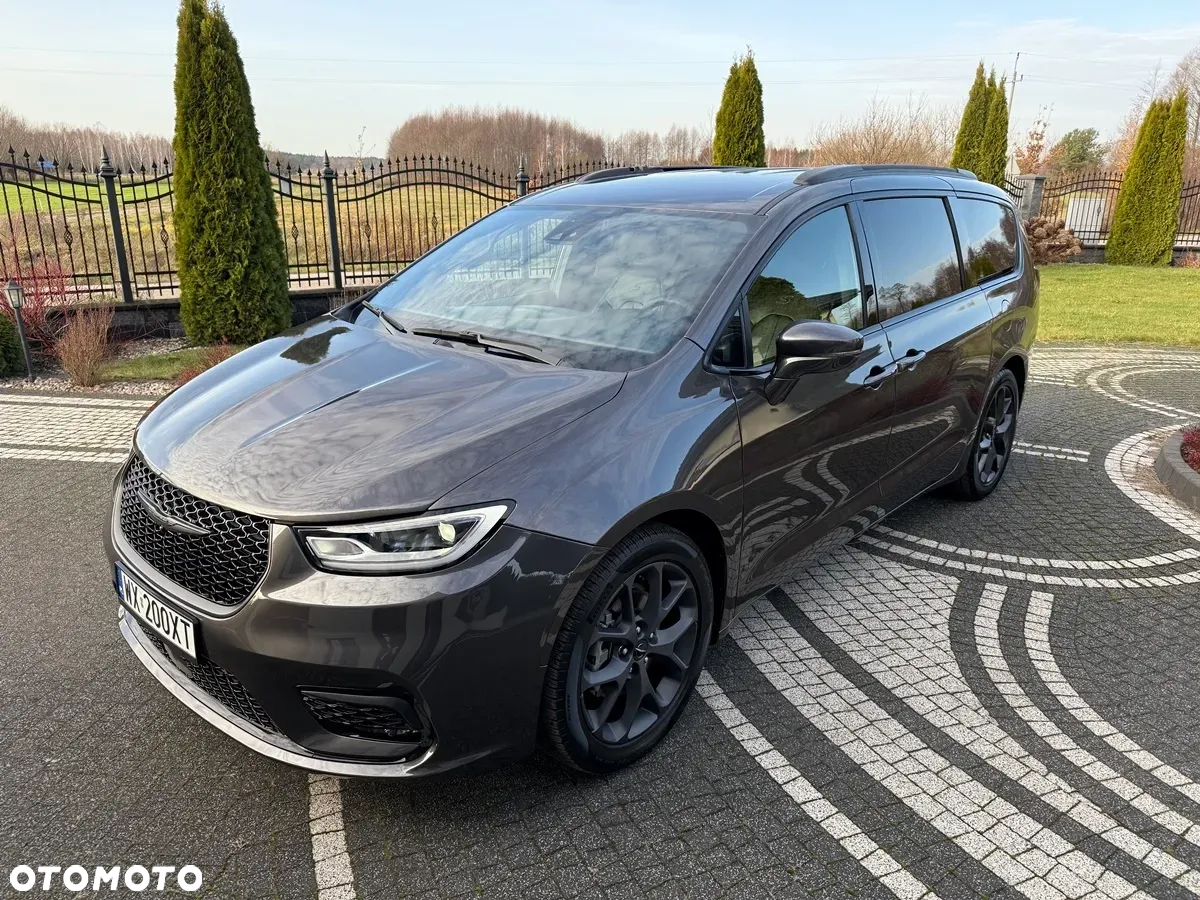 Chrysler Pacifica - 12
