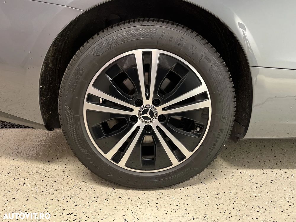 Mercedes-Benz E 220 d 4Matic 9G-TRONIC - 31